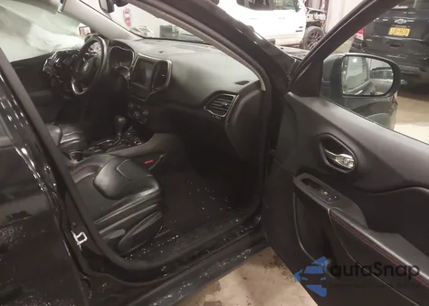 2019 Jeep Cherokee Trailhawk 4X4 z USA, uszkodzony, nr VIN 1C4PJMBX1KD115148